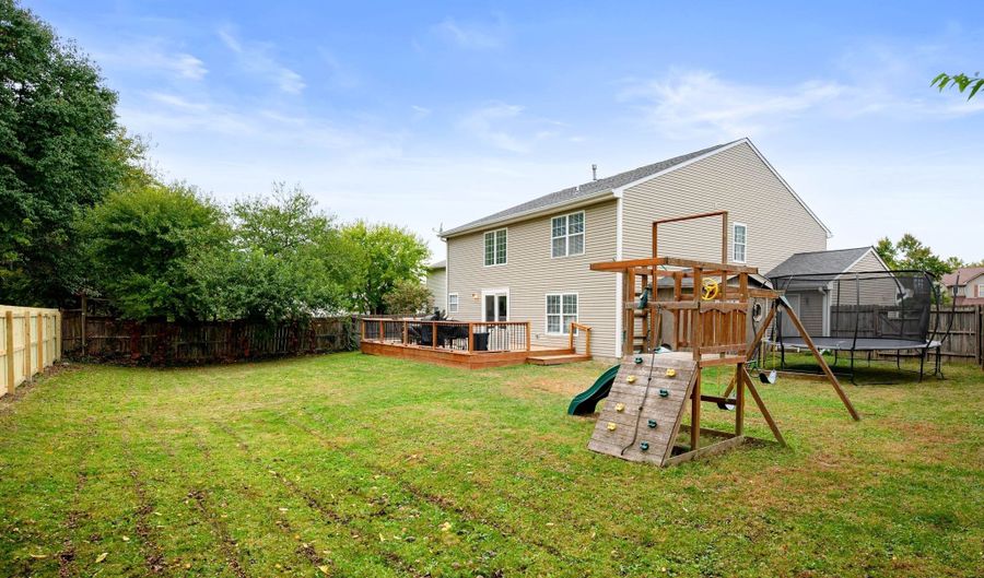 1015 Pebble Ct, Anderson, IN 46013 - 5 Beds, 3 Bath