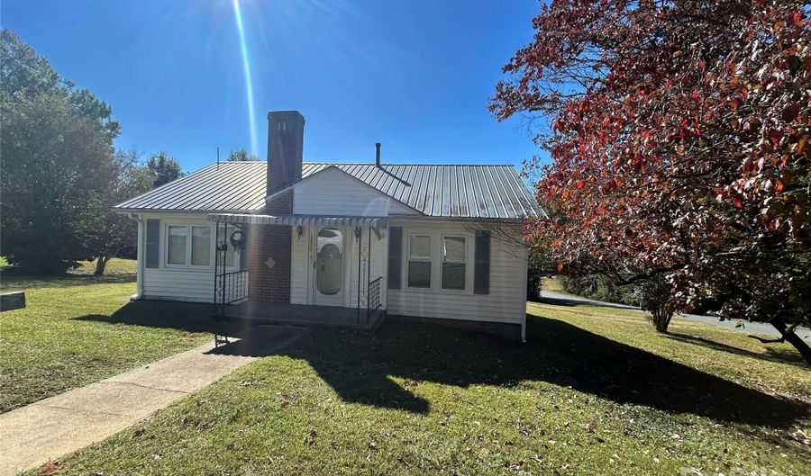 1229 Wiscassett St, Albemarle, NC 28001 - 3 Beds, 1 Bath