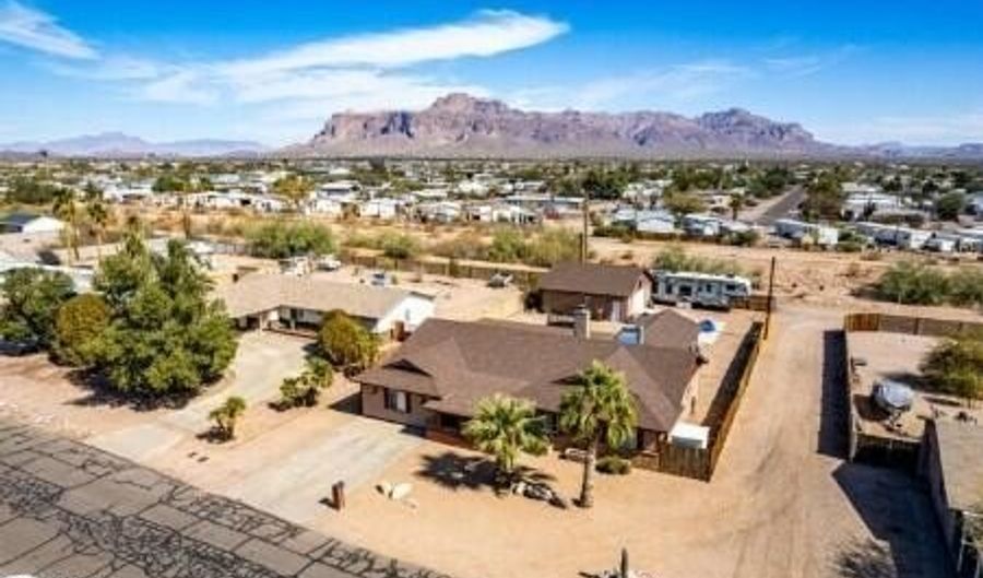 2031 S CACTUS Rd, Apache Junction, AZ 85119 - 3 Beds, 2 Bath