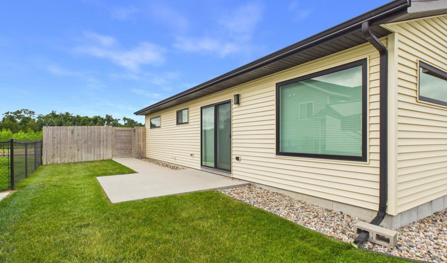 2508 Dean Ct, Brookings, SD 57006 - 2 Beds, 1 Bath