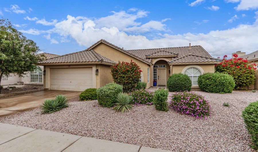 4542 E VIA DONA Rd, Cave Creek, AZ 85331 - 3 Beds, 2 Bath