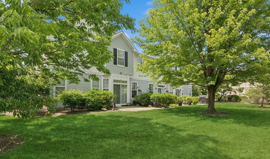 1425 MILLBROOK Dr, Algonquin, IL 60102 - 3 Beds, 3 Bath