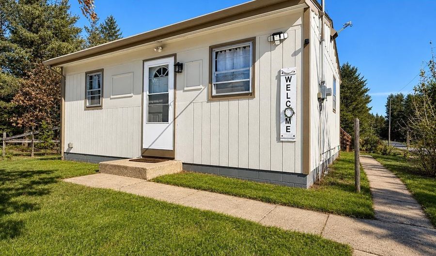 1064 14th Ave, Arkdale, WI 54613 - 1 Beds, 1 Bath