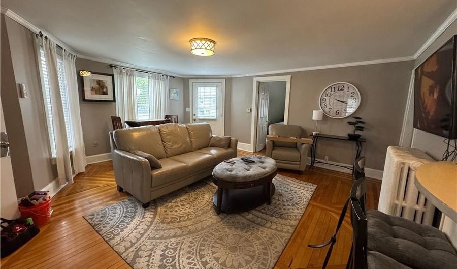 4 Hammond St 5, Newport, RI 02840 - 3 Beds, 1 Bath