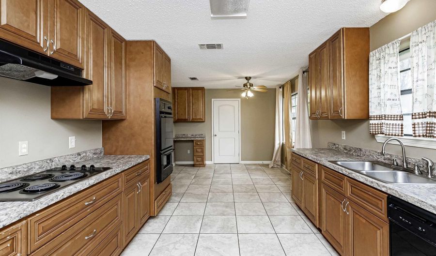 12212 Lazy Oaks Dr, Baker, LA 70714 - 3 Beds, 2 Bath