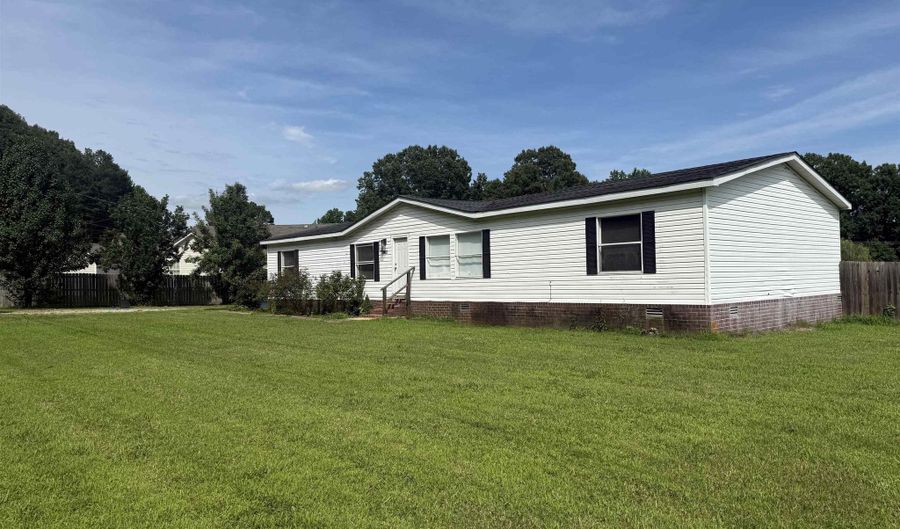 1860 MAPLE Dr, Atoka, TN 38004 - 4 Beds, 2 Bath