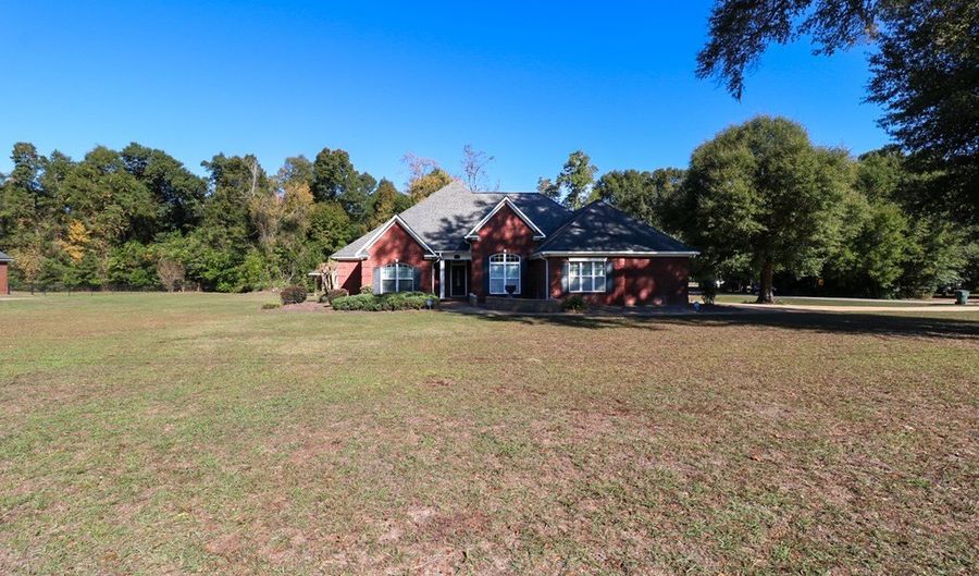 299 Country Club Rd, Bainbridge, GA 39819 - 4 Beds, 3 Bath