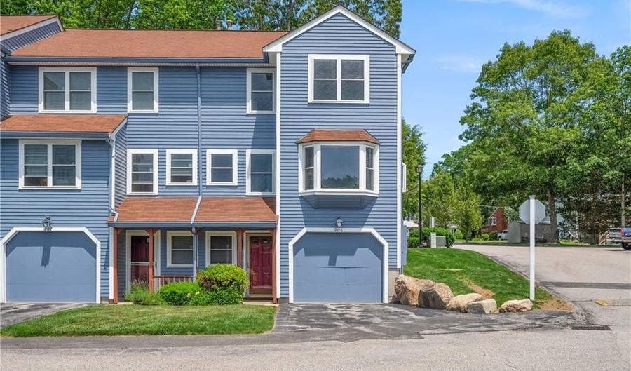 200 Heroux Blvd 908, Cumberland, RI 02864 - 2 Beds, 2 Bath