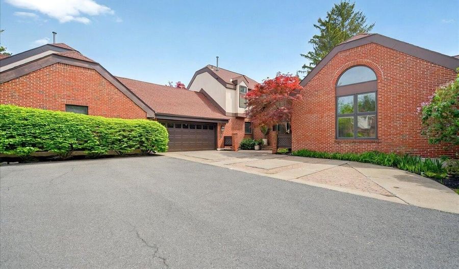101 E Krumkill Rd, Albany, NY 12208 - 2 Beds, 3 Bath