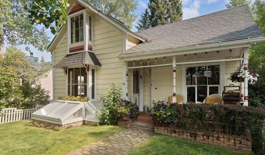 214 W Hyman Ave, Aspen, CO 81611 - 4 Beds, 3 Bath