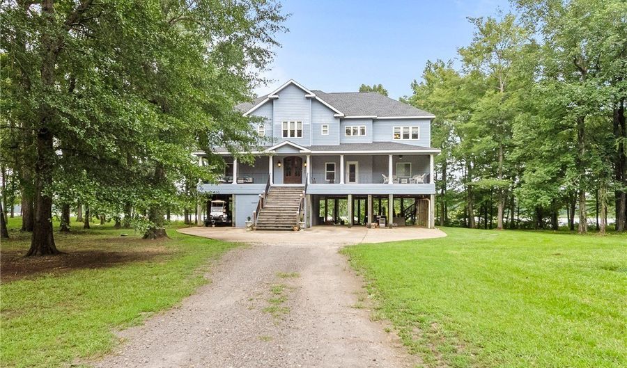 618 Cypress Point Dr, Akron, AL 35441 - 5 Beds, 6 Bath