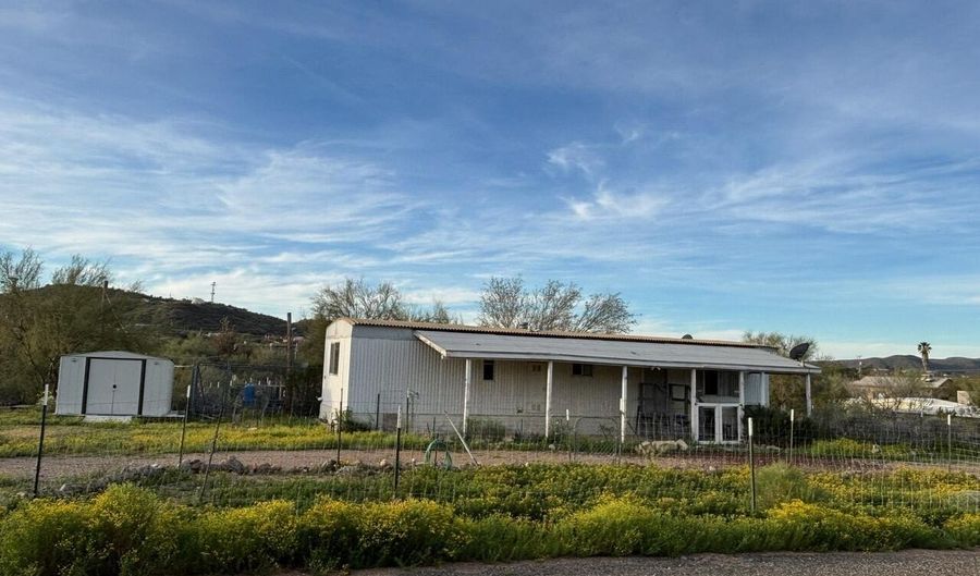 19825 E IRONWOOD Rd, Black Canyon City, AZ 85324 - 1 Beds, 1 Bath