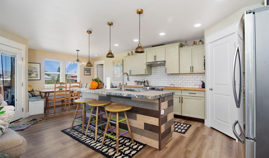 105 Greenfield Way, Carey, ID 83320 - 3 Beds, 2 Bath