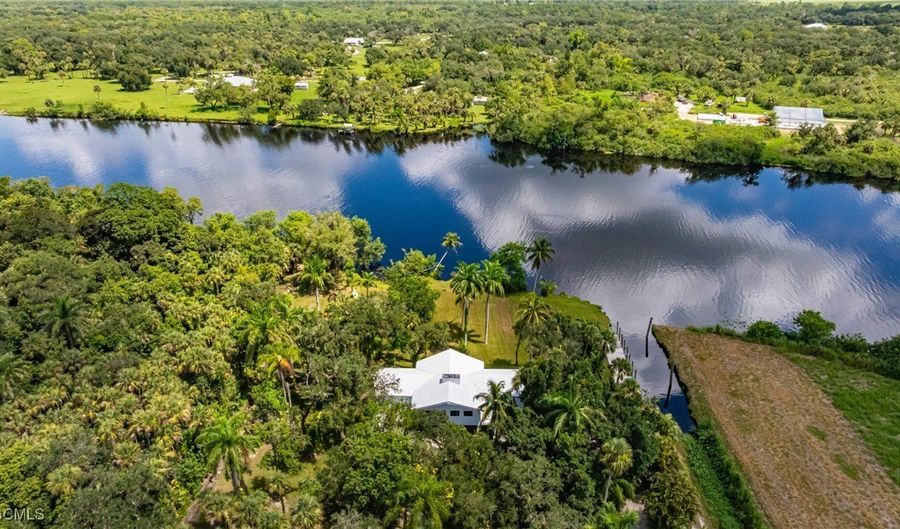 19481 483 S River Rd, Alva, FL 33920 - 6 Beds, 4 Bath