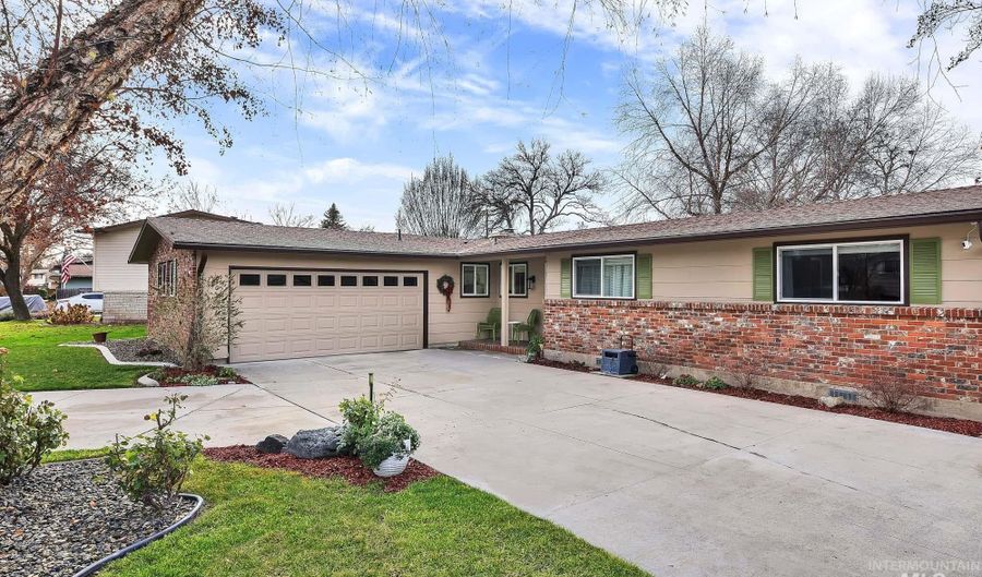 8907 W Stynbrook Dr, Boise, ID 83704 - 3 Beds, 3 Bath