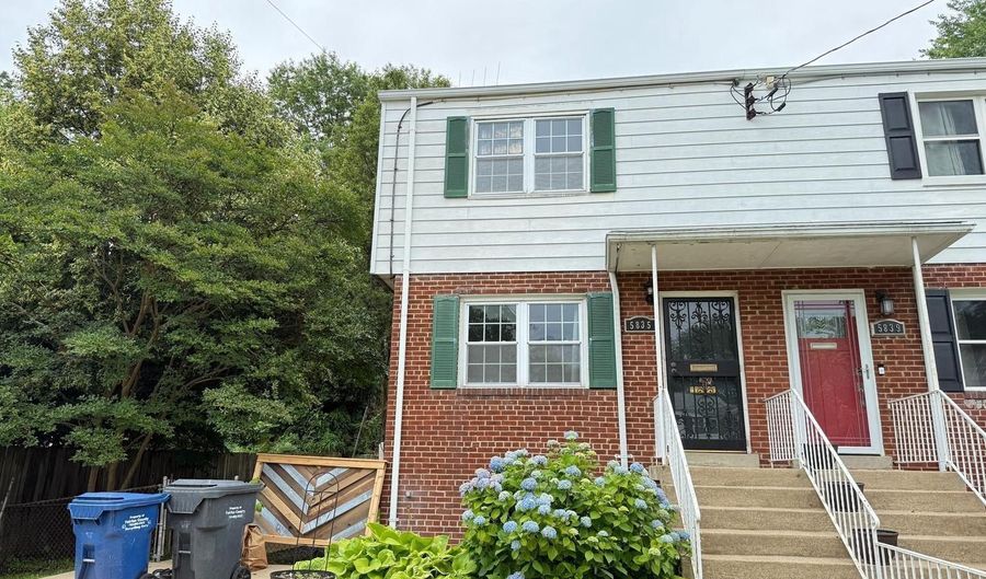 5835 MOUNT VERNON Dr, Alexandria, VA 22303 - 3 Beds, 3 Bath
