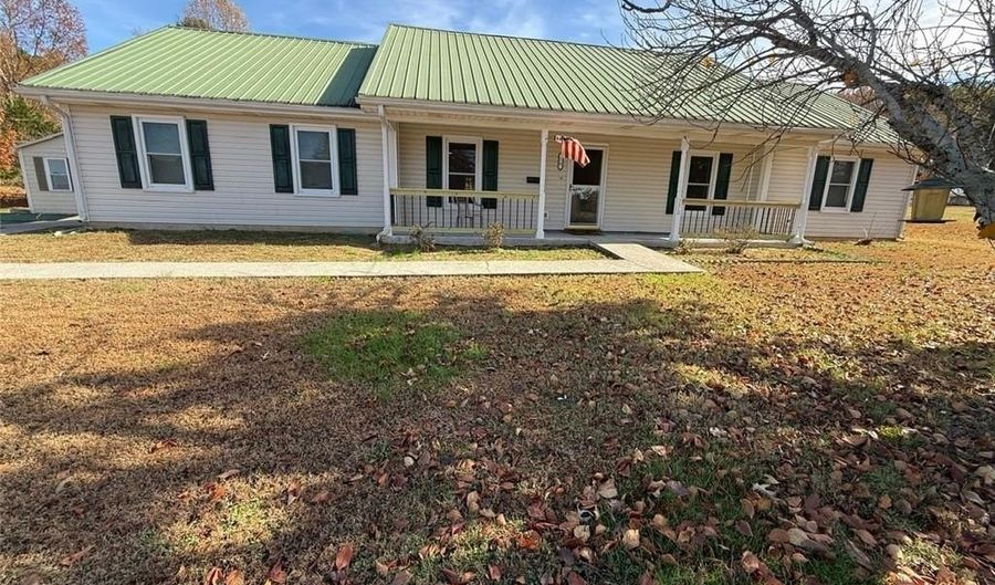 770 Johnson Lake Rd SE, Adairsville, GA 30103 - 3 Beds, 2 Bath