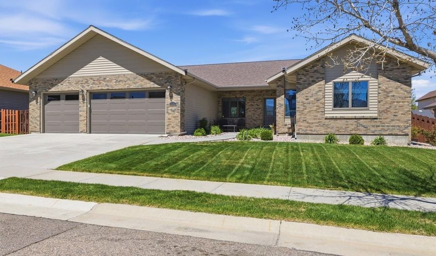 4440 E 18th St, Casper, WY 82609 - 4 Beds, 3 Bath