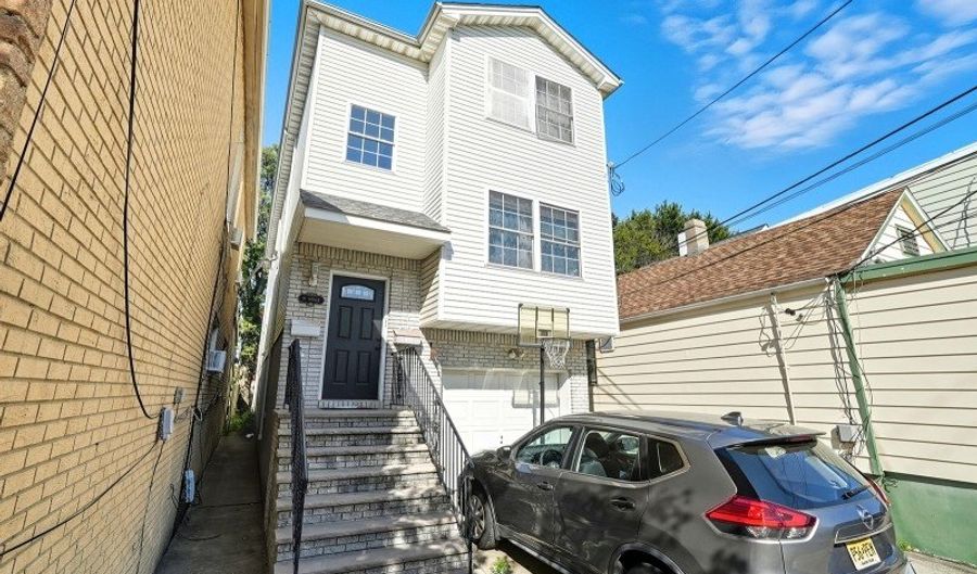 87 Cottage St, Bayonne, NJ 07002 - 3 Beds, 2 Bath