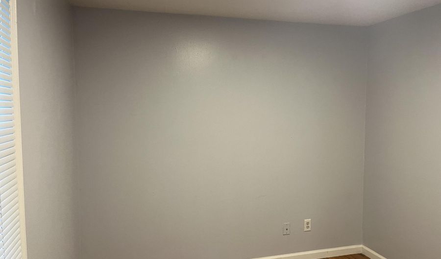 7 Metroview Ct, Ann Arbor, MI 48108 - 3 Beds, 1 Bath