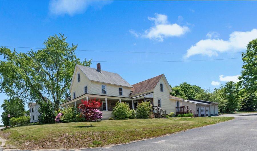 7 School St, Allenstown, NH 03275 - 5 Beds, 3 Bath