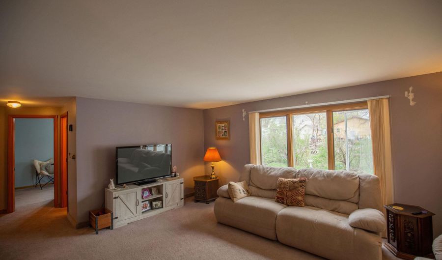 120 S Woodworth St, Algona, IA 50511 - 4 Beds, 2 Bath