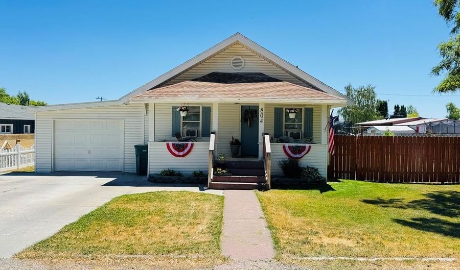 804 N University Ave, Blackfoot, ID 83221 - 3 Beds, 2 Bath