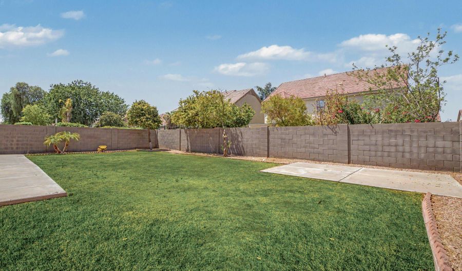 2474 E WESTCHESTER Dr, Chandler, AZ 85249 - 6 Beds, 3 Bath
