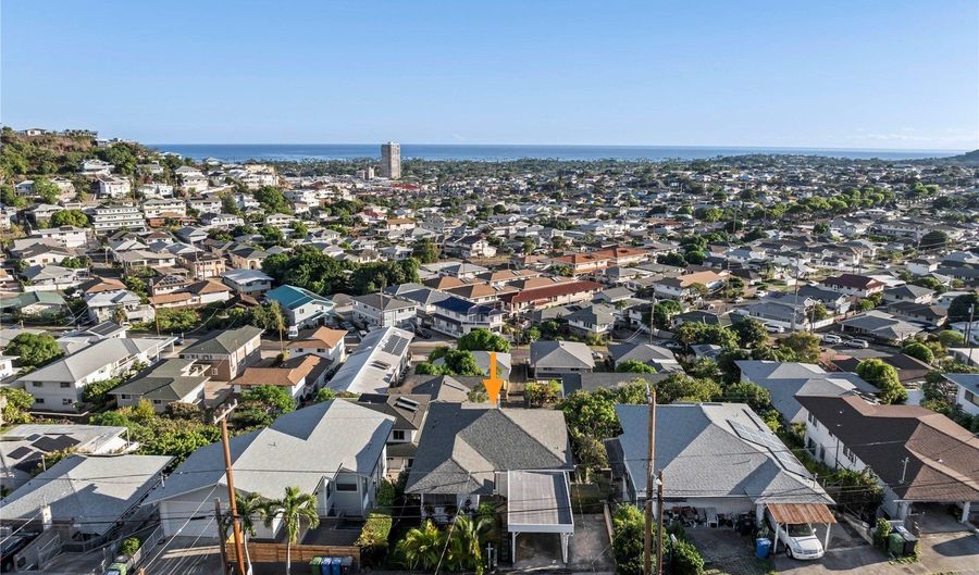 3791 Anuhea St, Honolulu, HI 96816 - 5 Beds, 3 Bath