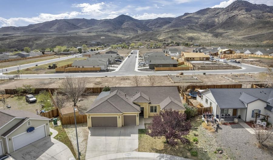 215 Red Wing Dr, Dayton, NV 89403 - 3 Beds, 2 Bath