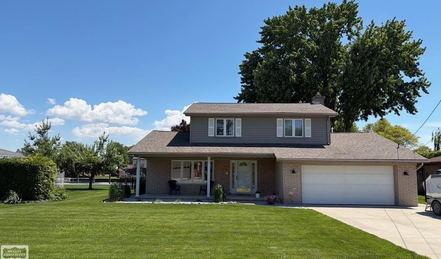 7253 Flamingo Rd, Algonac, MI 48001 - 3 Beds, 2 Bath