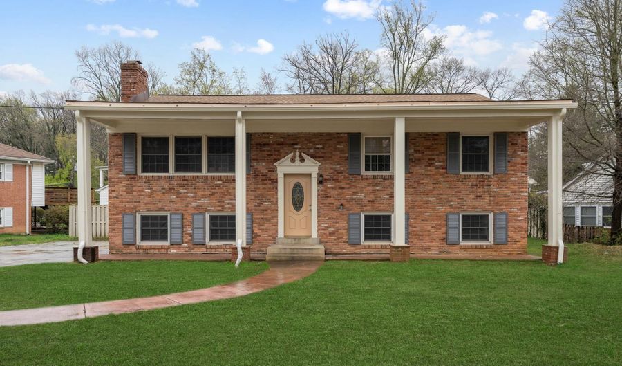 7515 PLEASANT Way, Annandale, VA 22003 - 6 Beds, 3 Bath