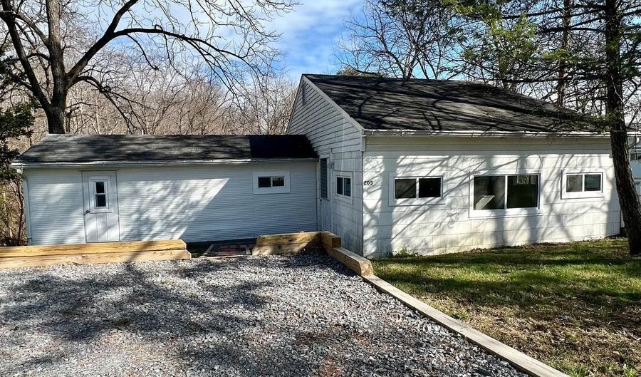205 CAMPSITE Trl, Harpers Ferry, WV 25425 - 2 Beds, 1 Bath
