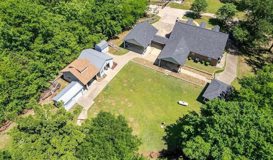 975 County Road 2954, Alba, TX 75410 - 2 Beds, 2 Bath