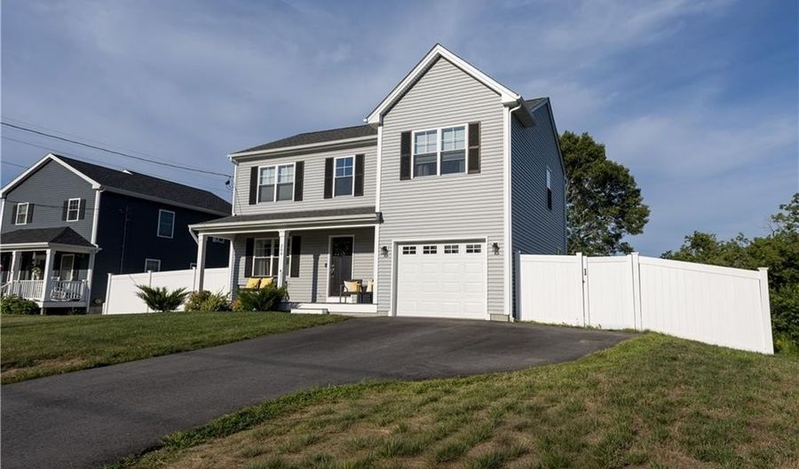 209 Curran Rd, Cumberland, RI 02864 - 3 Beds, 3 Bath