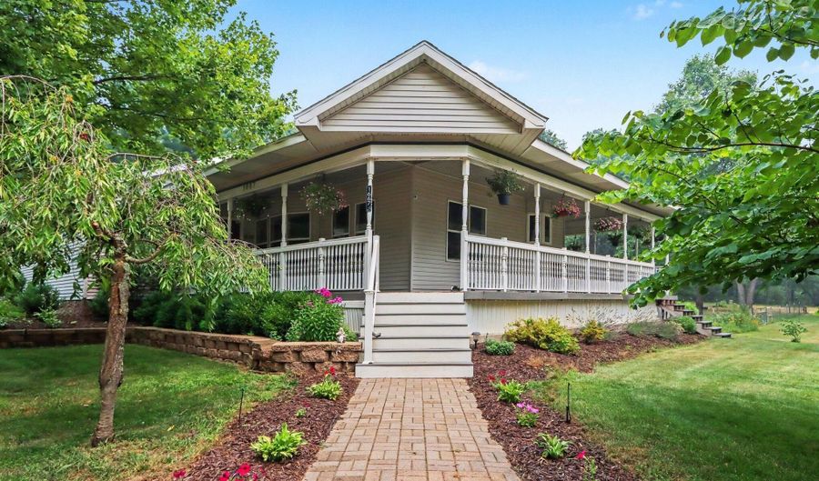 1667 Oakwood Trl, Allegan, MI 49010 - 3 Beds, 3 Bath