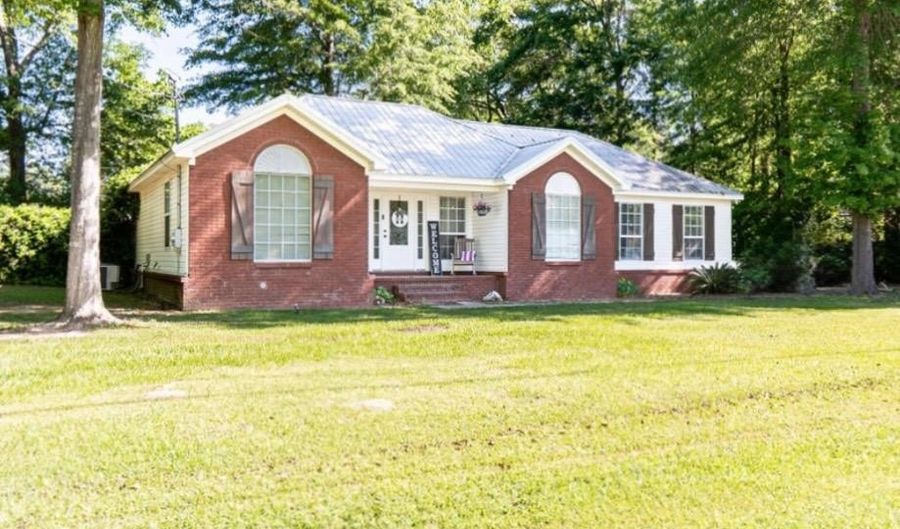 102 Pinehurst Dr, Ashford, AL 36312 - 3 Beds, 2 Bath