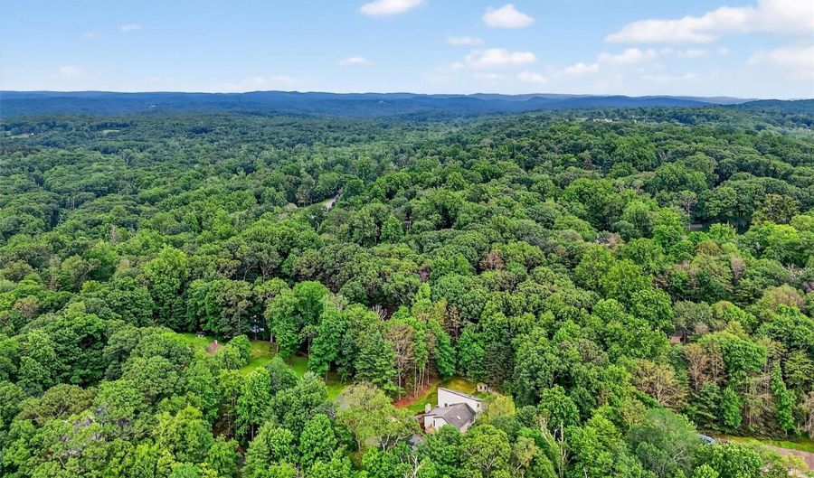 35 Greenlawn Rd, Amawalk, NY 10501 - 4 Beds, 3 Bath