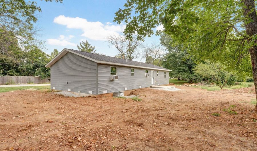 501 E Prairie Ln, Ash Grove, MO 65604 - 3 Beds, 2 Bath