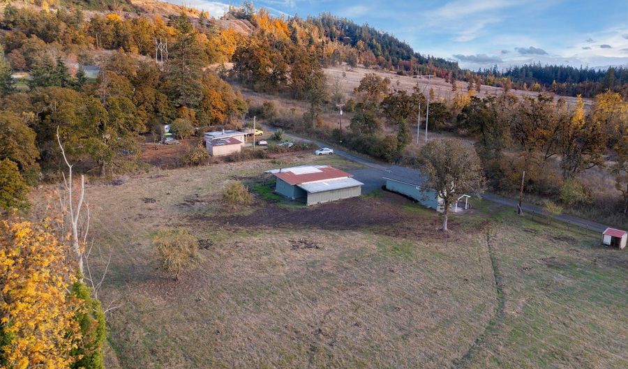 210 DORRIS St, Springfield, OR 97477 - 2 Beds, 1 Bath