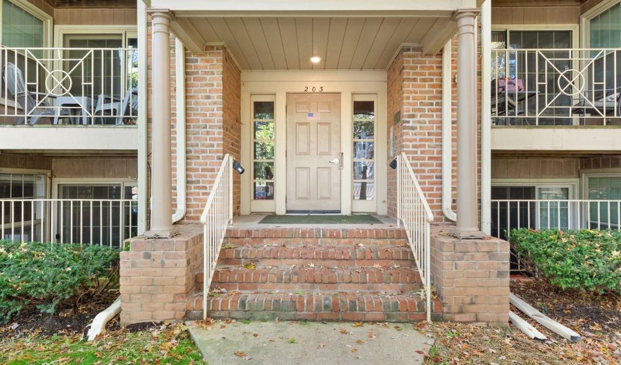 203 STAR POINTE Ct 1A, Abingdon, MD 21009 - 2 Beds, 2 Bath