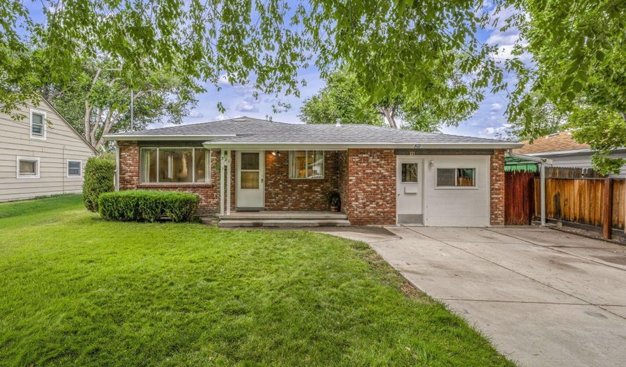 221 S Iris St, Carson City, NV 89703 - 3 Beds, 2 Bath