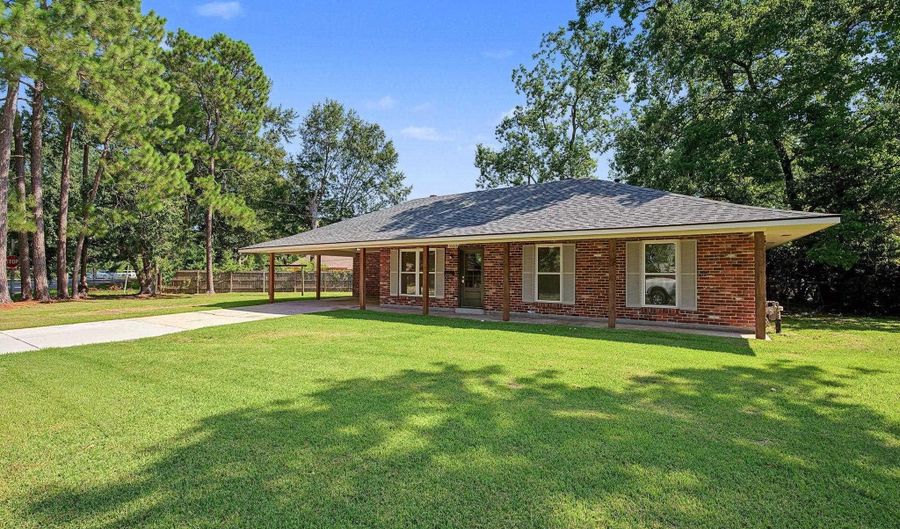 10845 Mollylea Dr, Baton Rouge, LA 70815 - 3 Beds, 2 Bath