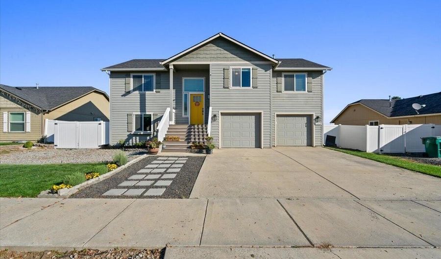 12512 W 1st Ave, Airway Heights, WA 99001 - 4 Beds, 3 Bath