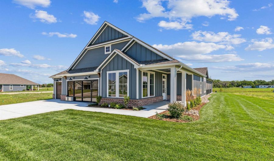 200 W Boxthorn Dr, Andover, KS 67002 - 2 Beds, 2 Bath