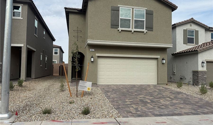 9637 Hinson St, Las Vegas, NV 89139 - 4 Beds, 3 Bath