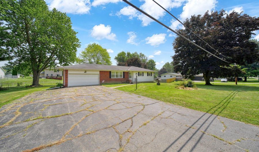 3295 Bent Oak Hwy, Adrian, MI 49221 - 3 Beds, 2 Bath