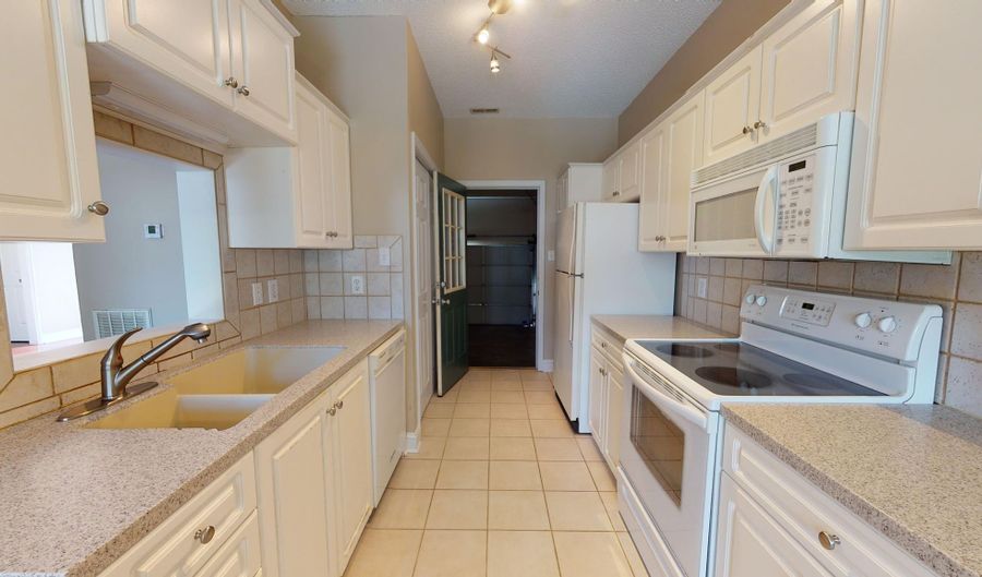 165 Kensington Way, Aberdeen, NC 28315 - 3 Beds, 2 Bath