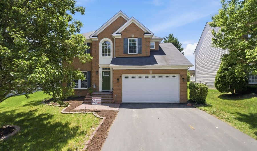 25403 VACATION Pl, Aldie, VA 20105 - 5 Beds, 4 Bath