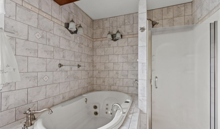 175 Summer St, Auburn, ME 04210 - 3 Beds, 2 Bath